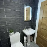 Atlantic Lodge, Main Street 5*