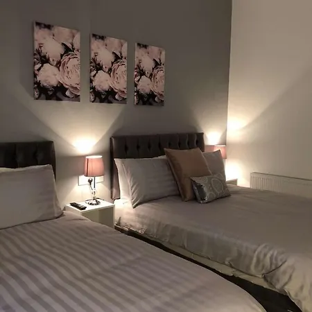 Atlantic Lodge, Main Street B&B 5*