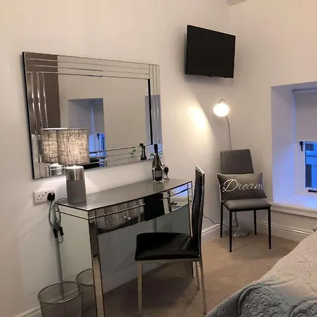 فندق مبيت وإفطار Atlantic Lodge, Main Street آردارا