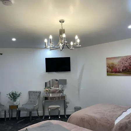 לינה וארוחת בוקר Atlantic Lodge, Main Street