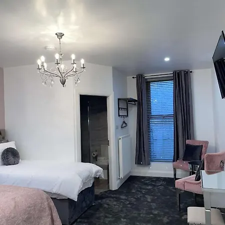 B&B Atlantic Lodge, Main Street 5*