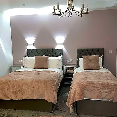 Atlantic Lodge, Main Street 5*