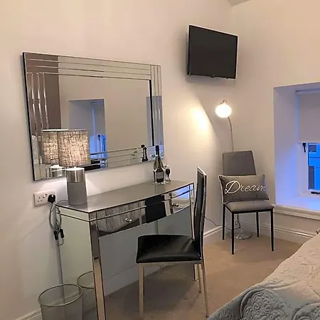 Atlantic Lodge, Main Street 5*