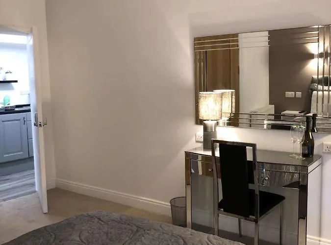 Atlantic Lodge, Main Street 5*