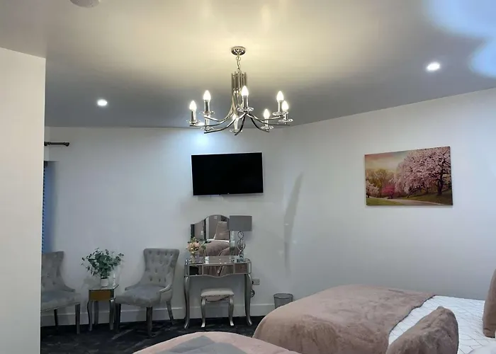 לינה וארוחת בוקר Atlantic Lodge, Main Street